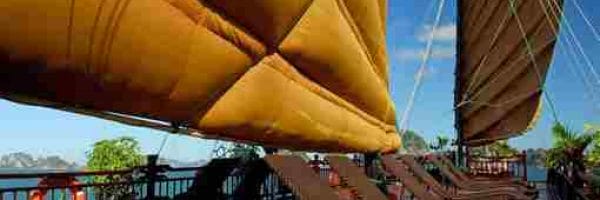 Halong Hailong junk