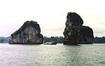 Su Tu Bien Islet in Halong Su Tu Bien Islet in Halong
