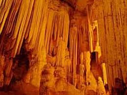 Tam Cung Grotto in Halong Bay