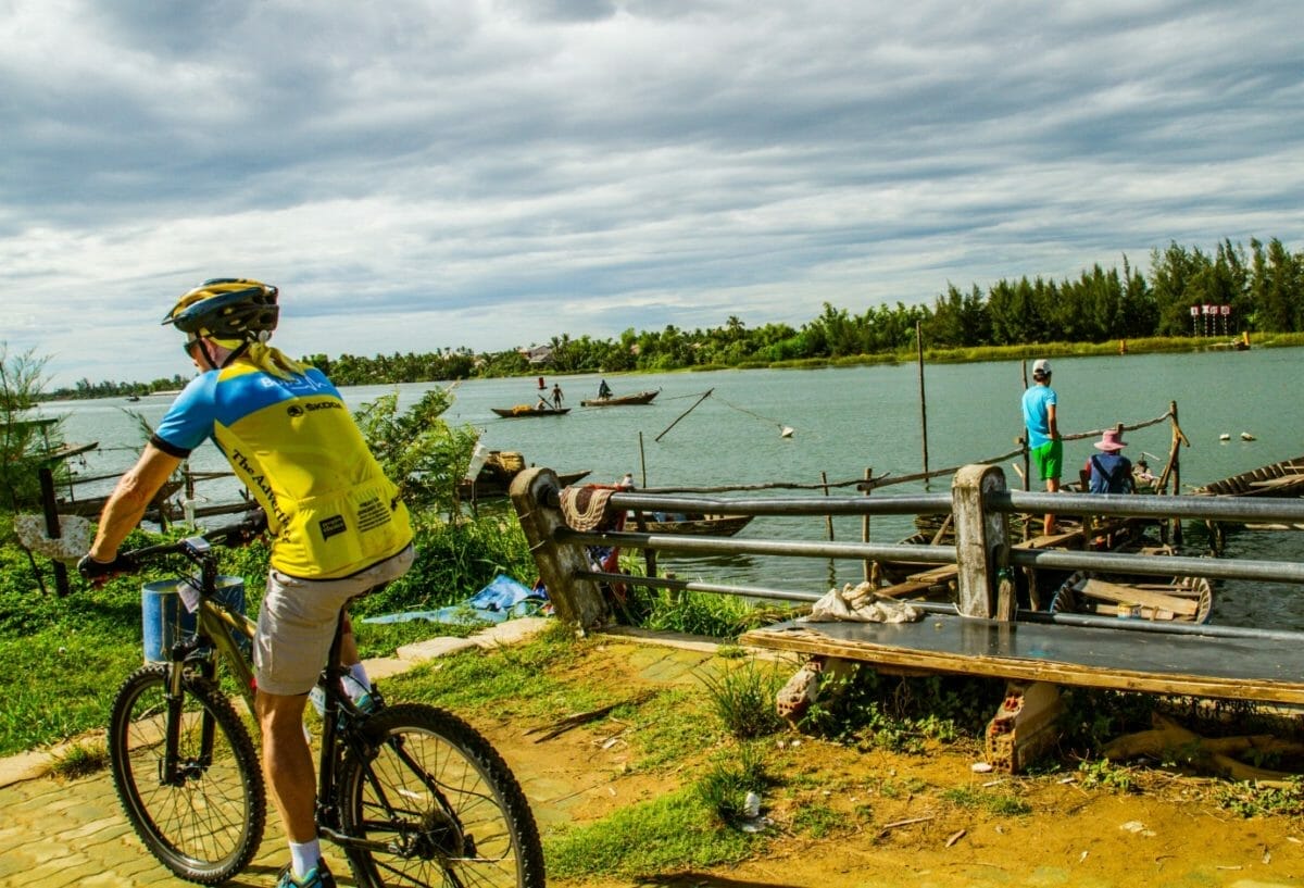 PHNOM PENH KAYAKING TOUR TO SIEM REAP