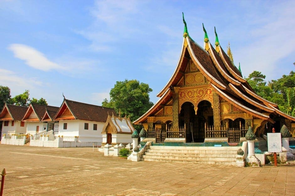 Laos Overland Tour from Vientiane via Vang Vieng to Luang Prabang 