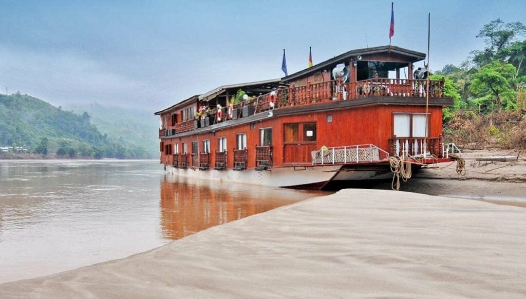 4-DAY LAOS CRUISING TOUR IN LUANG PRABANG