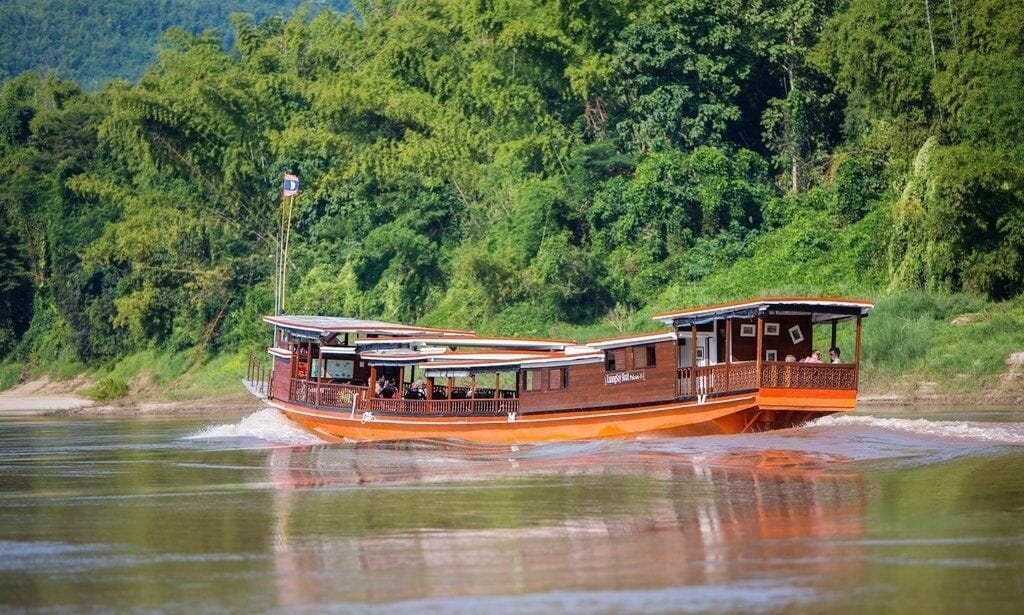 LAOS TOUR ON LUANGSAY CRUISE