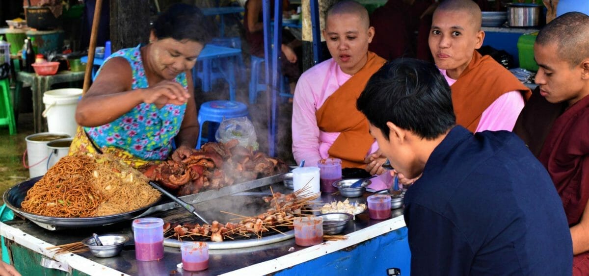 YANGON TOUR FOR FOODS