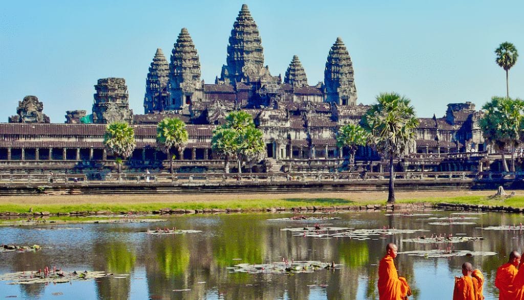 ROMANTIC VIETNAM AND CAMBODIA HONEYMOON HOLIDAY - 10 DAYS ROMANTIC VIETNAM AND CAMBODIA HONEYMOON HOLIDAY - 10 DAYS