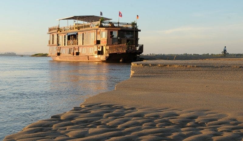 4-DAY LAOS CRUISING PACKAGES ON THE "MEKONG ISLANDS" CRUISE 4-DAY LAOS CRUISING PACKAGES ON THE "MEKONG ISLANDS" CRUISE