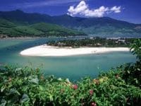 Amazing rocky walls in Cham Islet