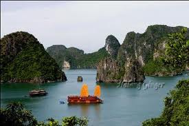 Ha Long Bay wonder makes Vietnamese businessmen excited