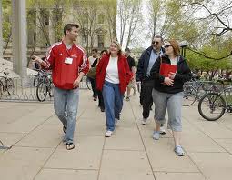 Vietnamese travel firms have to cooperate or die