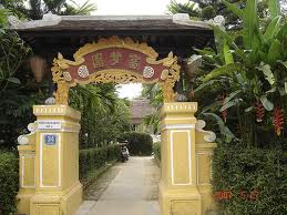 Hue garden-houses close en masse