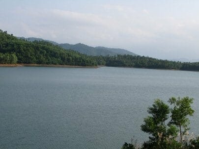 Cruising around Phu Ninh Lake