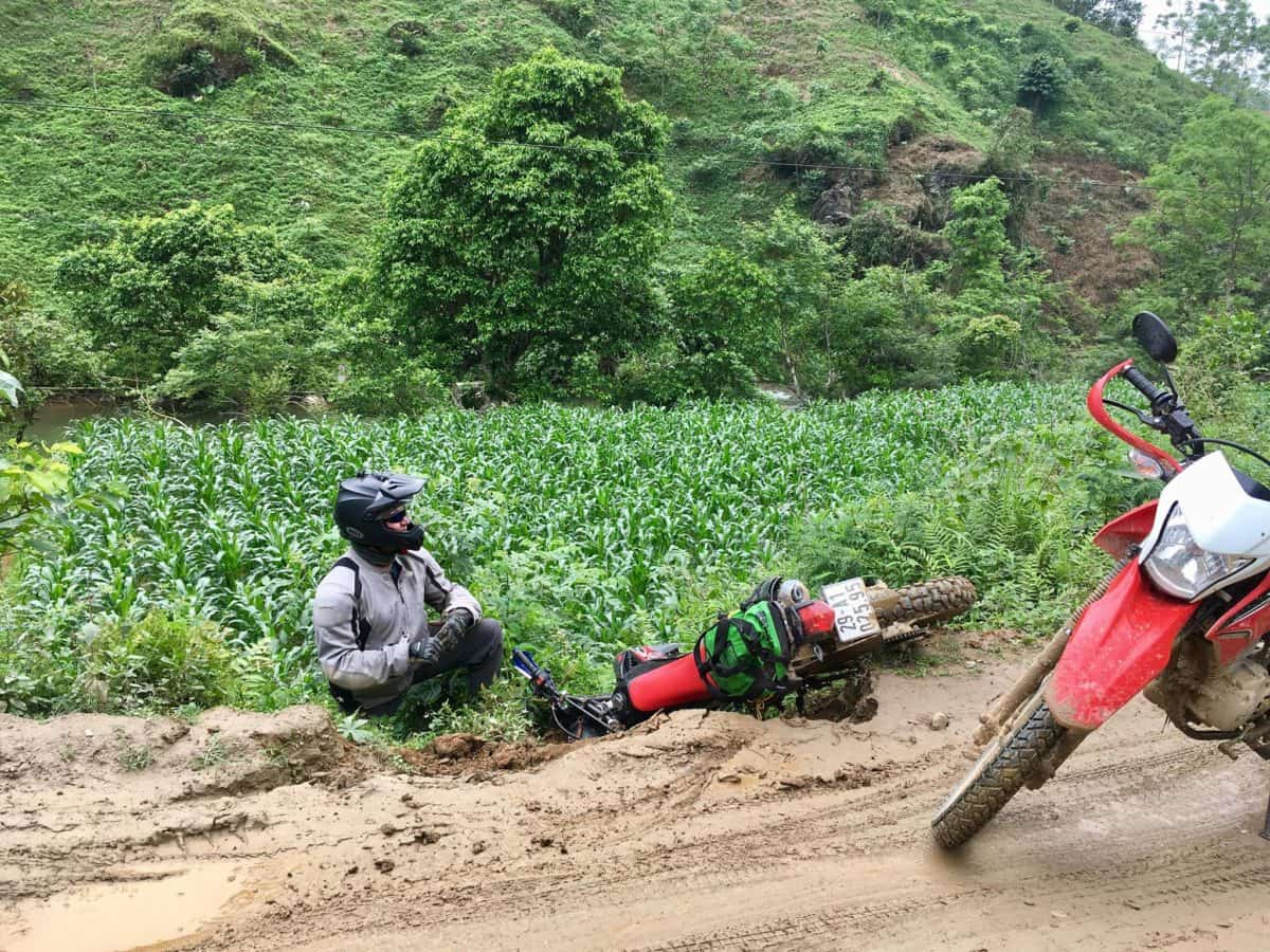 TOP-TO-TOE NORTHWEST VIETNAM DIRT MOTORCYCLE TOUR - 10 DAYS TOP-TO-TOE NORTHWEST VIETNAM DIRT MOTORCYCLE TOUR - 10 DAYS