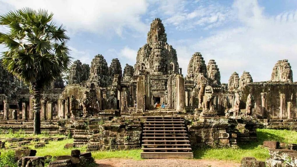 Cambodia Travel Package Tour from Siemreap, Angkor Wat to Phnom Penh