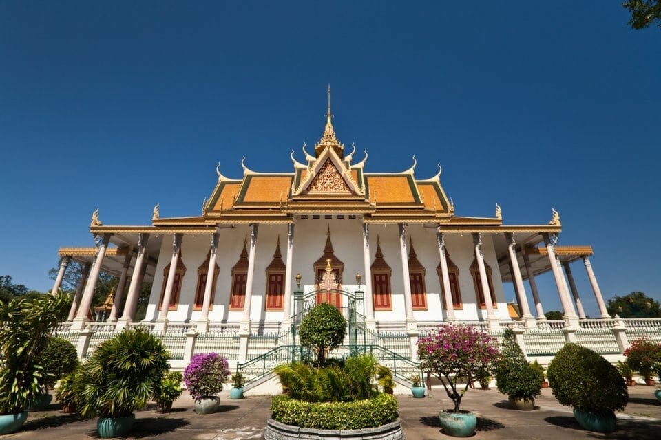Cambodia Tour from Phnom Penh via Kompong Thom to Siemreap, Angkor Wat