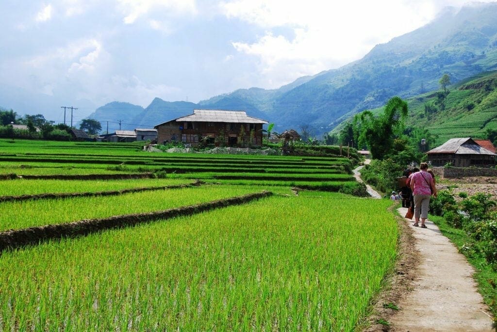 OUTSTANDING SAPA TREKKING TOUR TO TA VAN AND BAN HO - 3 DAYS