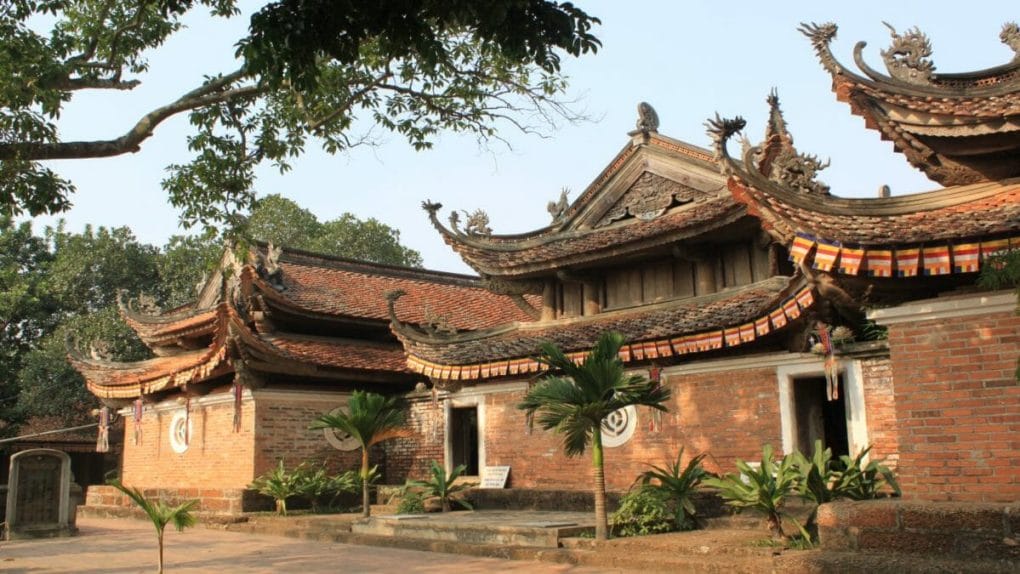 Hanoi Culture Tour to Duong Lam, Handicraft Village, Tay Phuong Pagoda 