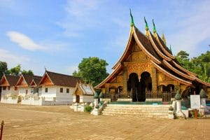 Laos Package Tours from Vientiane to Vang Vieng and Luang Prabang