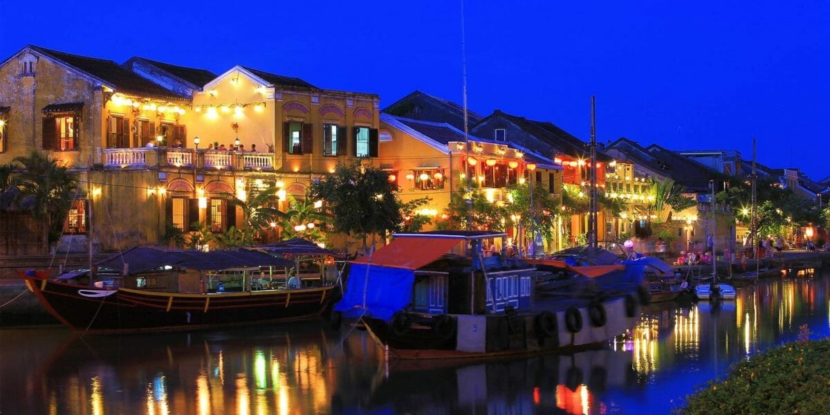 CENTRAL VIETNAM STOPOVER TOUR CENTRAL VIETNAM STOPOVER TOUR