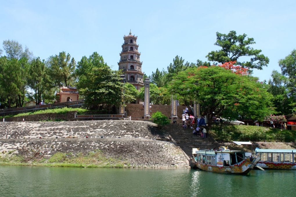 Thien Mu Pagoda - CENTRAL VIETNAM STOPOVER TOUR