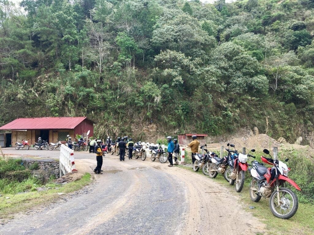 ESSENCE OF VIETNAM NORTHEAST MOTORCYLE TOUR ESSENCE OF VIETNAM NORTHEAST MOTORCYLE TOUR