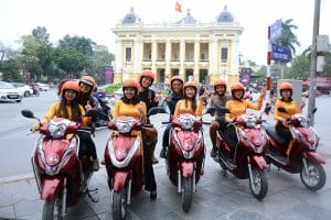 DAYLIGHT HANOI MOTORBIKE TOUR FOR FOODS AND SIGHTSEEINGS