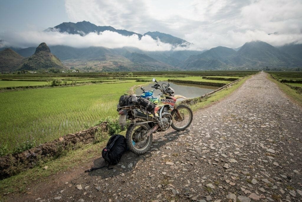 AWESOME HANOI NORTHERN MOTORBIKE TOUR TO SAPA - TRAIN BACK AWESOME HANOI NORTHERN MOTORBIKE TOUR TO SAPA - TRAIN BACK
