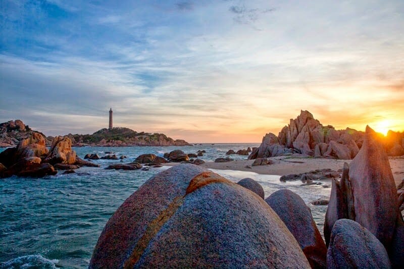 WONDERFUL VIETNAM MOTORCYCLE TOUR ALONG SOUTHERN COAST WONDERFUL VIETNAM MOTORCYCLE TOUR ALONG SOUTHERN COAST