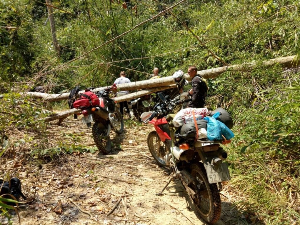 Hanoi Backroad Motorbike Tour to Mai Chau and Ta Xua Peak in Bac Yen