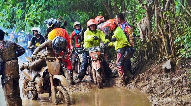 Cambodia Loop Motorbike Tour from Phnom Penh for 13 Days