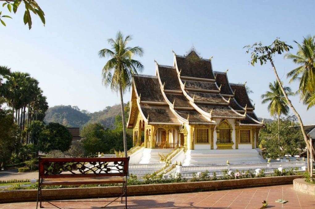 Laos Family Tour from Luangprabang to Pakse via Xiengkhouang, Vientiane