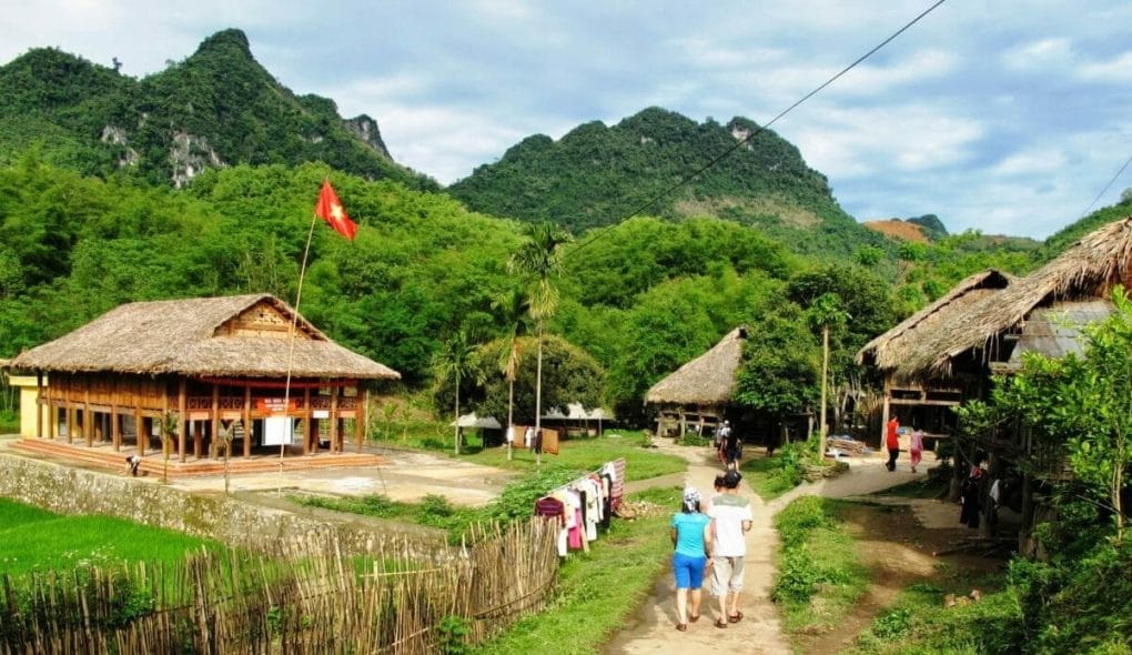 Highlights of Vietnam Family Tour to Halong, Mai Chau, Dien Bien, Sapa