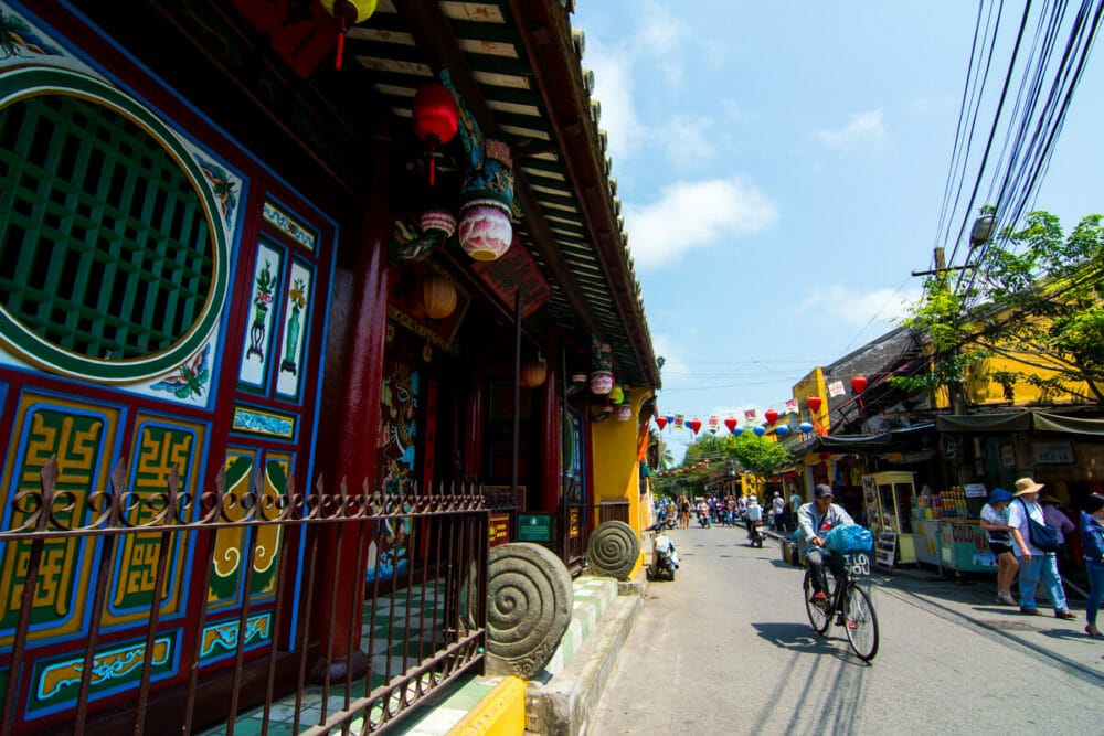 BEST OF ADVENTURE VIETNAM FAMILY TOUR - 20 DAYS BEST OF ADVENTURE VIETNAM FAMILY TOUR - 20 DAYS