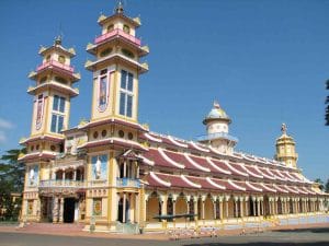 TREMENDOUS SAIGON DAY TOUR TO CAO DAI TEMPLE AND CU CHI TUNNEL