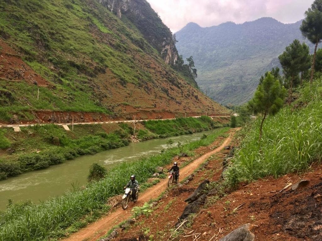BEST SELLING VIETNAM MOTORCYCLE TOUR TO HA GIANG - BA BE LAKE BEST SELLING VIETNAM MOTORCYCLE TOUR TO HA GIANG - BA BE LAKE