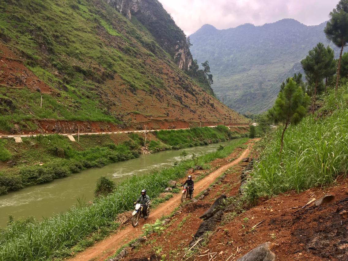 LEISURE VIETNAM NORTHERN MOTORCYCLE TOUR TO HA GIANG - SAPA