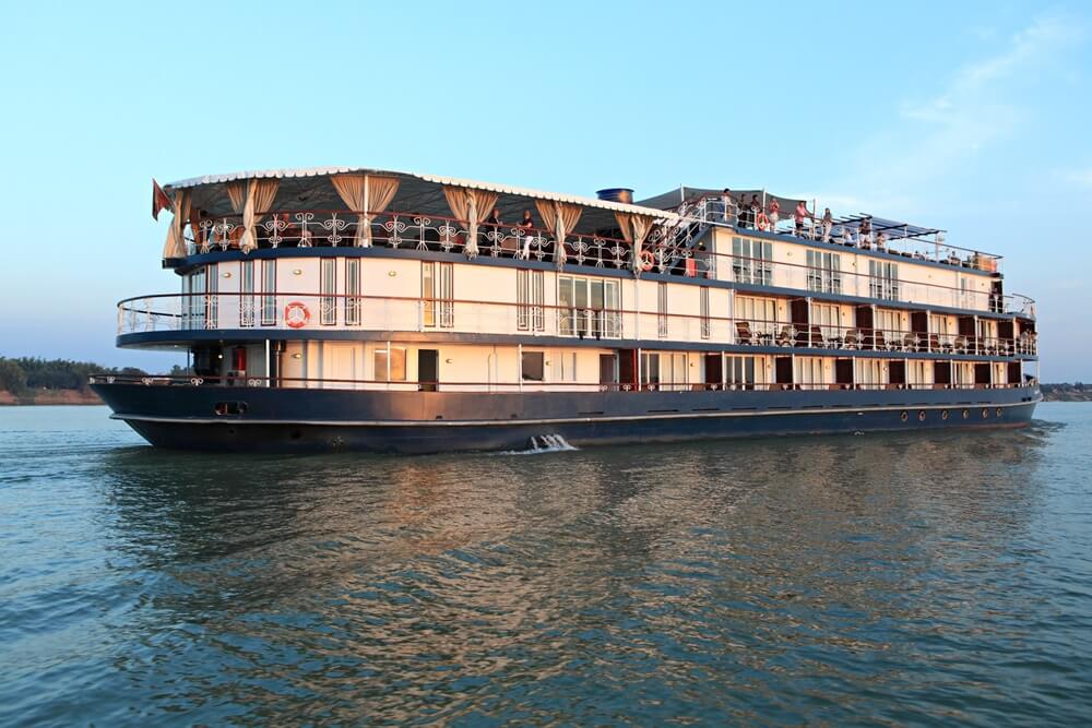 Saigon Cruise Package to Siem Reap by RV Jayavarman