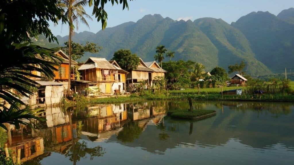 SPECTACULAR MAI CHAU HOMESTAY TREKKING TOUR IN FOCUS - 4 DAYS SPECTACULAR MAI CHAU HOMESTAY TREKKING TOUR IN FOCUS - 4 DAYS