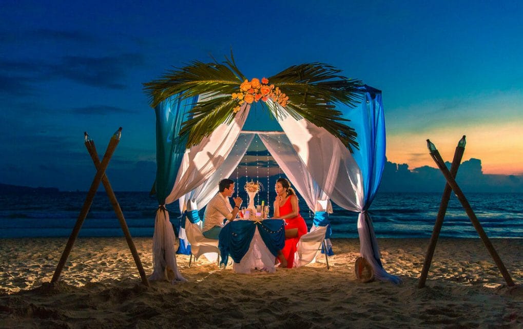 Romantic dinner in mui ne beach - Phan Thiet and Mui Ne Honeymoon Holidays Phan Thiet and Mui Ne Honeymoon Holidays