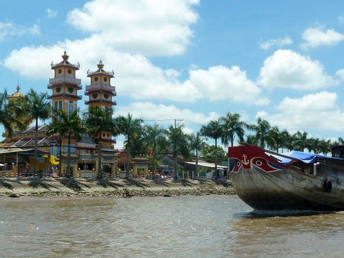Phnom Penh Cruising Tours to Ho Chi Minh City by Toum Tiou Cruise