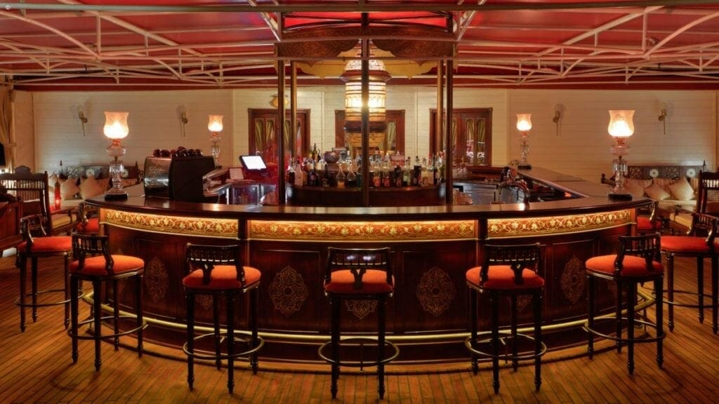Jahan Cruise Bar
