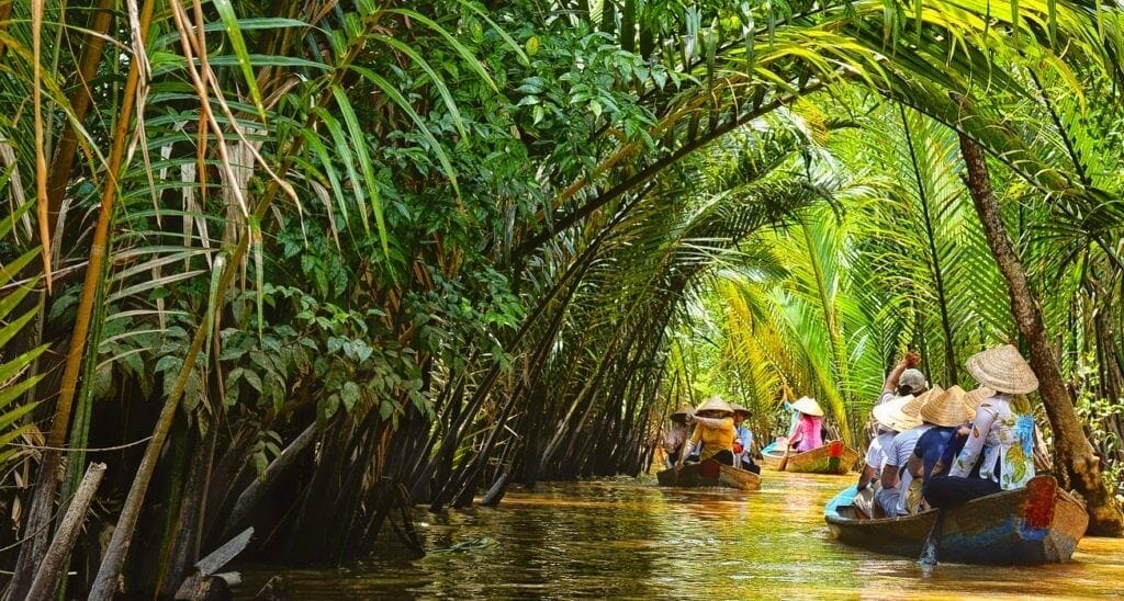 VIETNAM SOUTHERN OVERLAND TOUR TO CAMBODIA