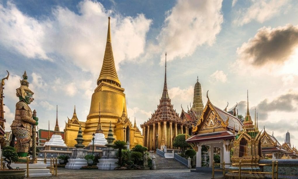 Bangkok Sightseeing Tours at Grand Palace & Emerald Buddha Temple