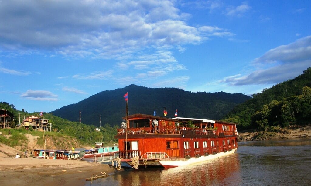 Laos Private Cruise Tours, Laos Charter Cruise from Golden Triangle Laos Private Cruise Tours, Laos Charter Cruise from Golden Triangle