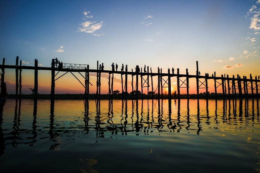 Scenic Mandalay Easy-Going Motorbike Tour for Sightseeing & Ubein Bridge