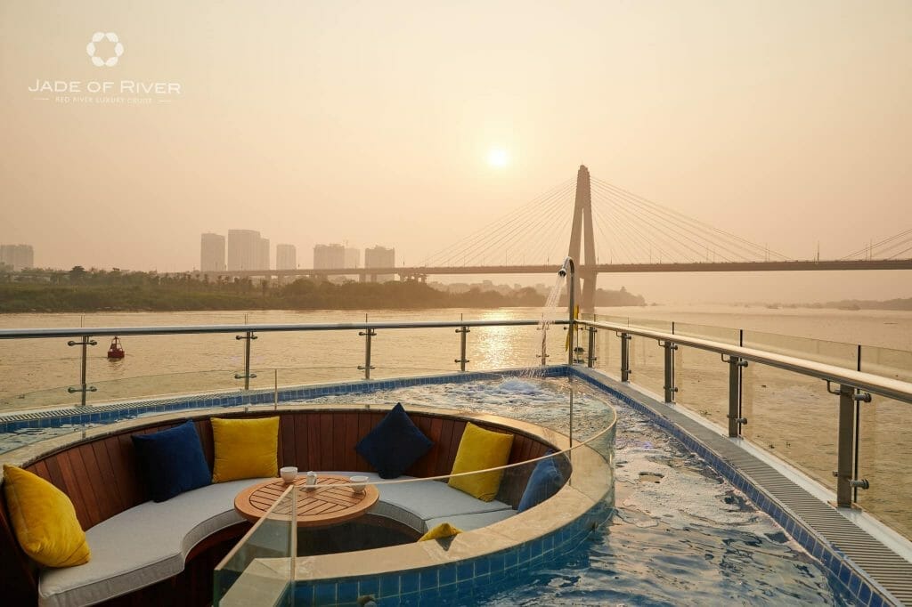 Luxury Jade Cruise On Red River