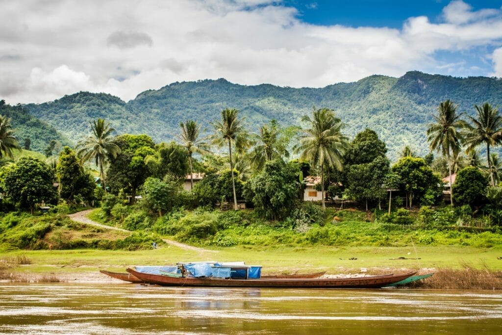 Mekong River Cruise Tour from Chiang Mai to Luang Prabang via Pakbeng & Huayxai Mekong River Cruise Tour from Chiang Mai to Luang Prabang via Pakbeng & Huayxai