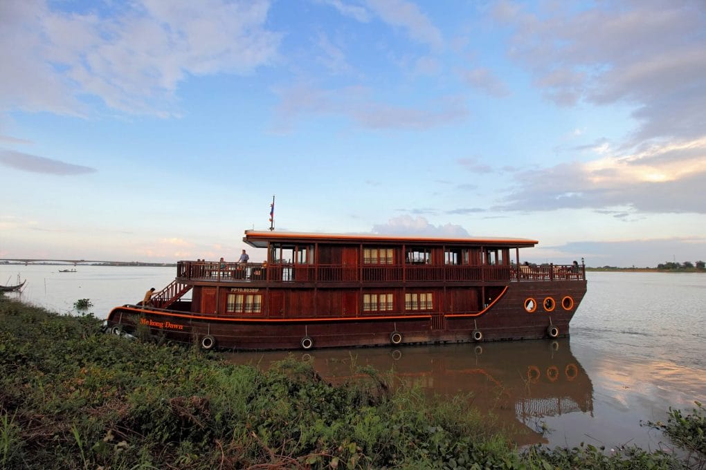 3-Day Downstream Mekong River Cruise Tours from Siem Reap To Phnom Penh